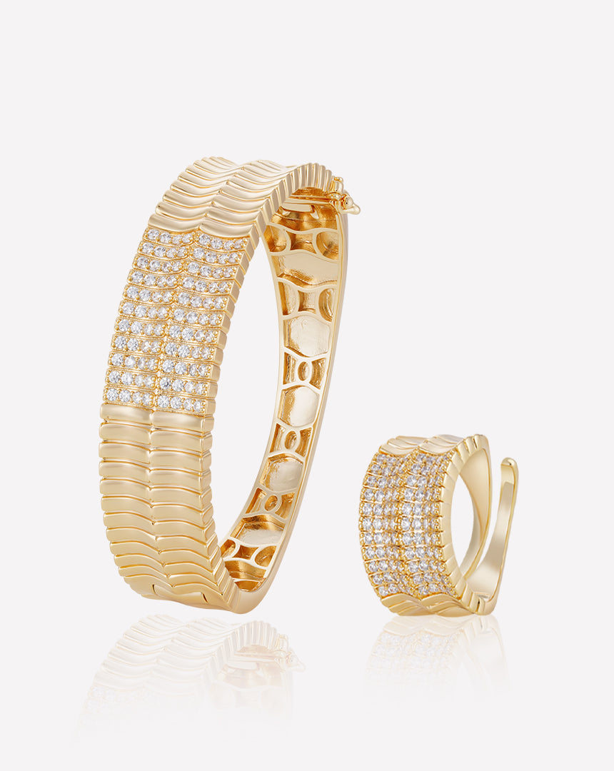 سوار مع خاتم الصورة الرئيسية