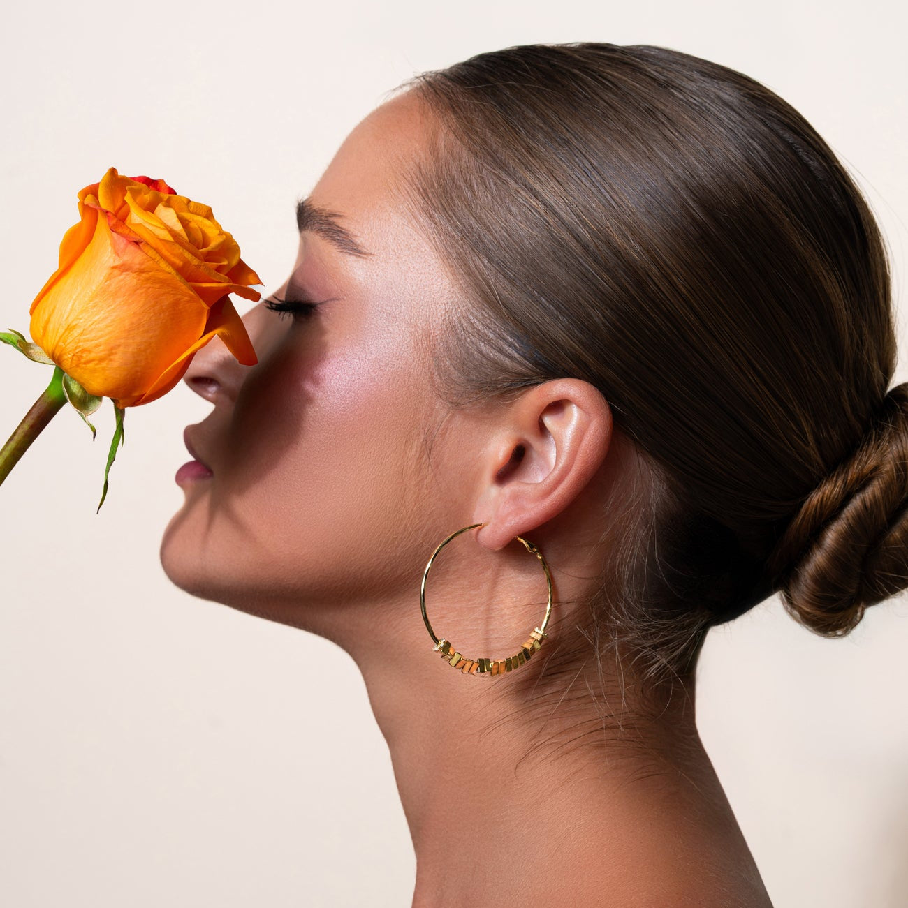 أقراط حلقية - أصفر صورة ثانوية