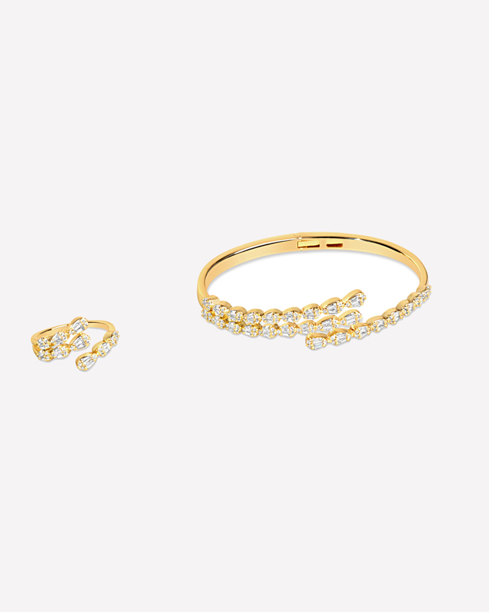 Vera Bloom Bangle Ring